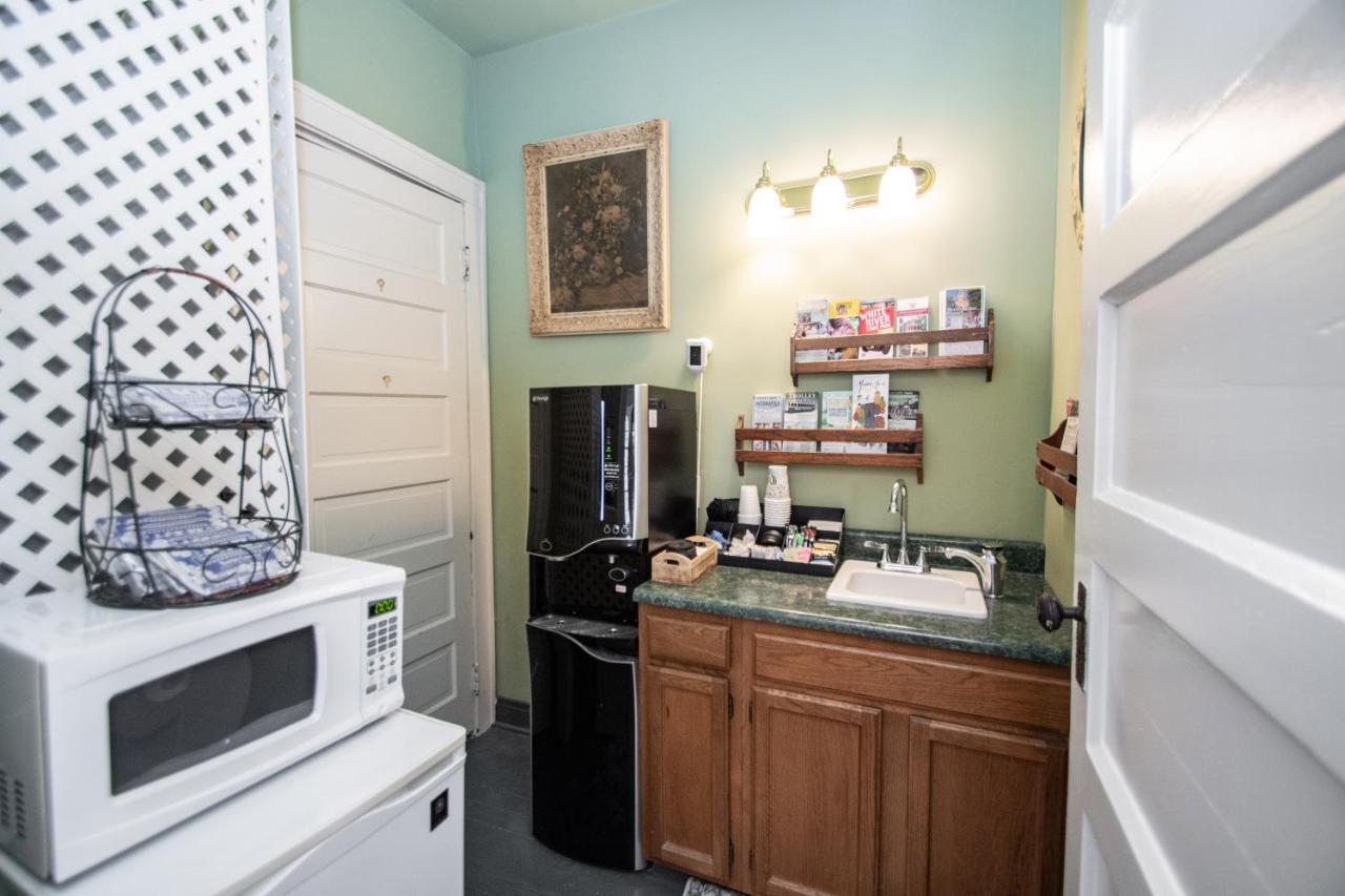 Looking Glass Inn Indianapolis Ngoại thất bức ảnh