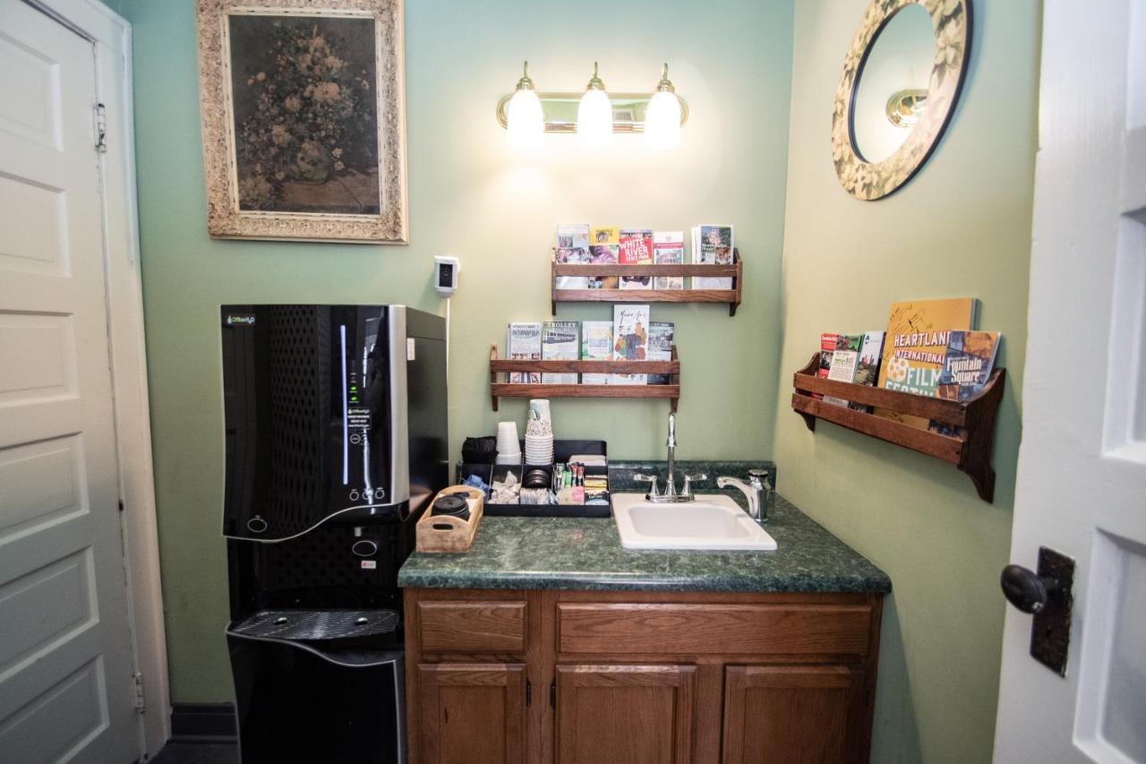 Looking Glass Inn Indianapolis Ngoại thất bức ảnh